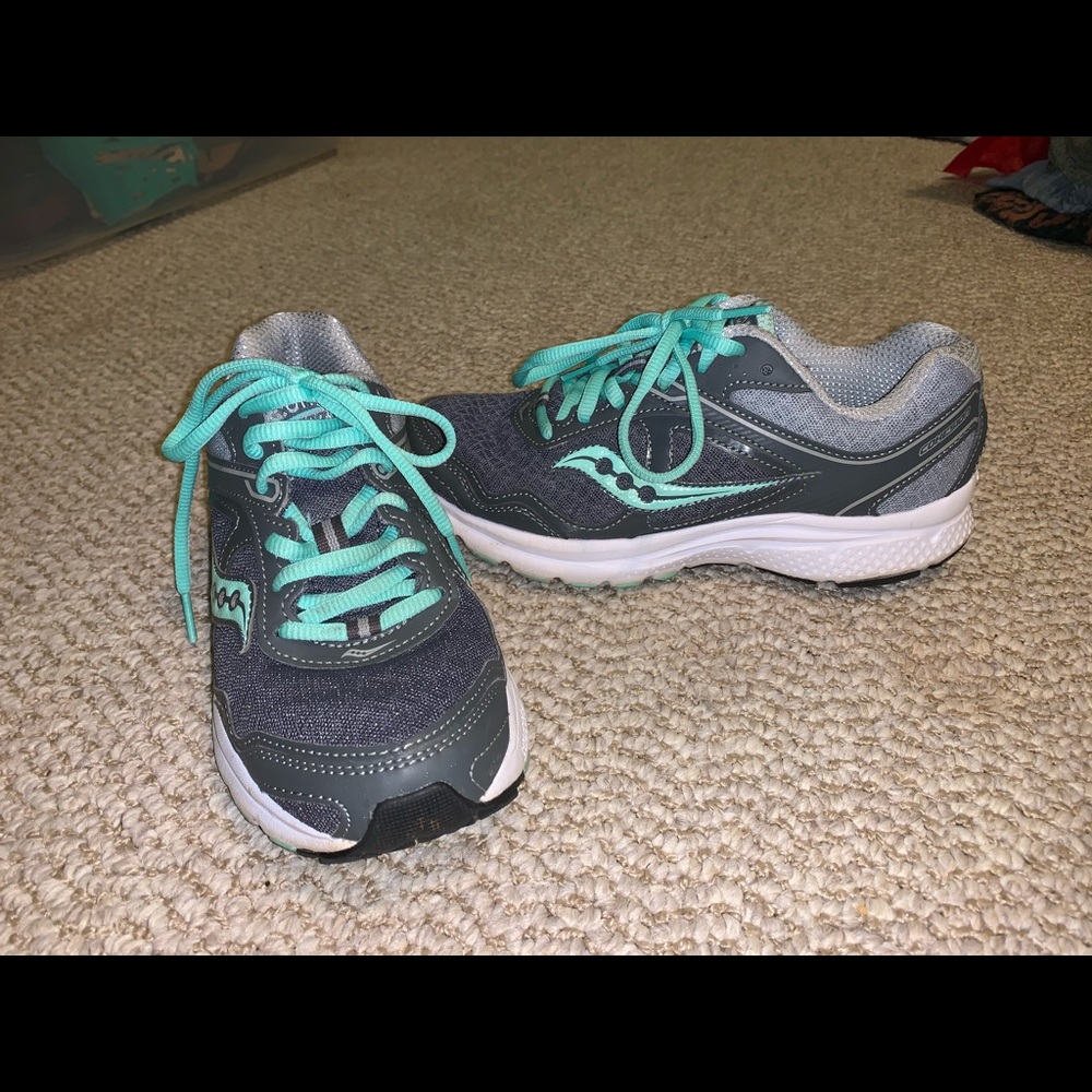 Women’s Saucony Tennis Shoes